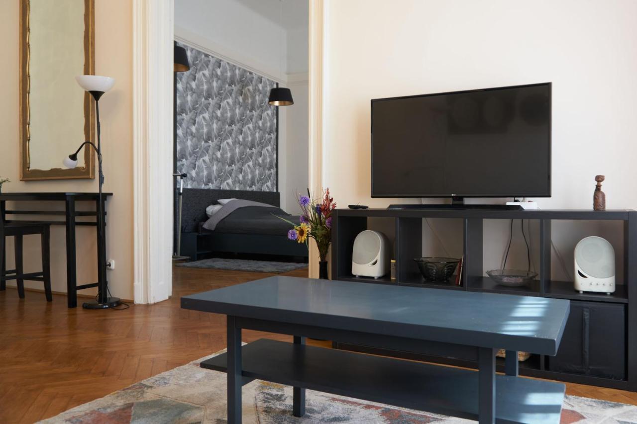 Ili Apartment บูดาเปสต์ ภายนอก รูปภาพ